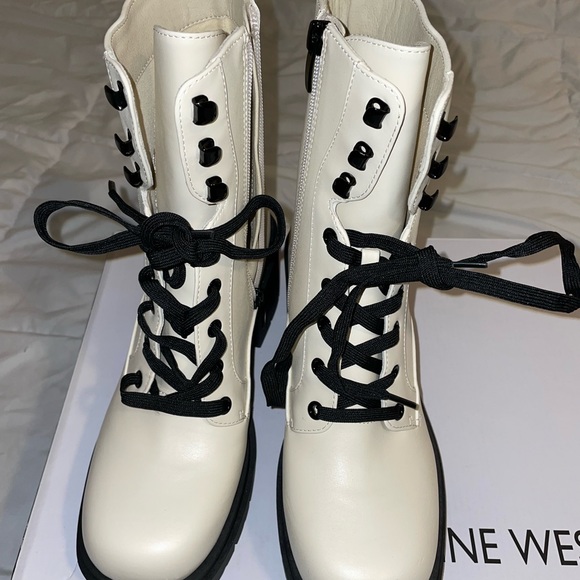 NEW IN BOX NINE WEST COMBAT BOOTS - Picture 8 of 8